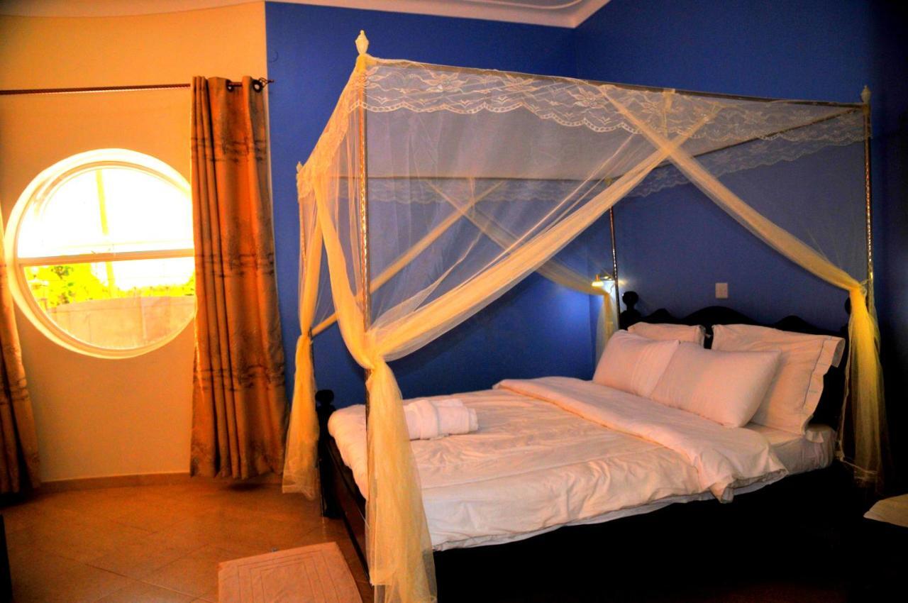 Victoria Lake View Guesthouse & Safaris Entebbe Zewnętrze zdjęcie